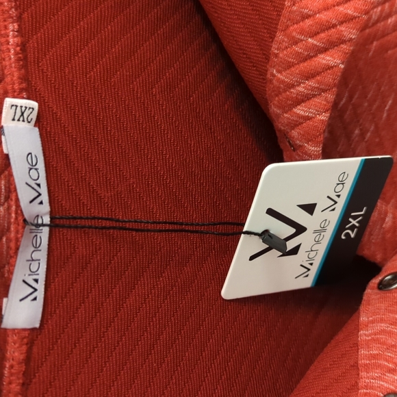 NWT  button snap quilted top - Picture 3 of 5